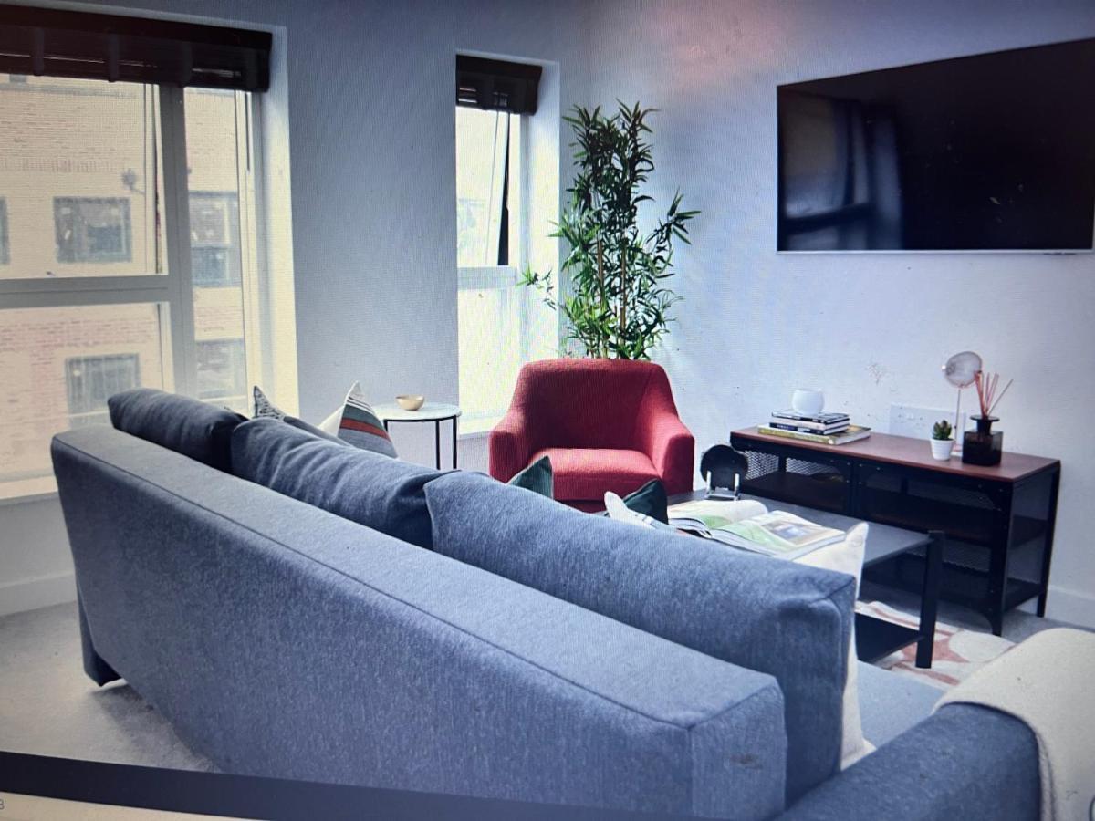 4-Level Luxury 2 Bedroom House Sleeps 6, Rooftop, Harry P & Free Parking Watford  Buitenkant foto